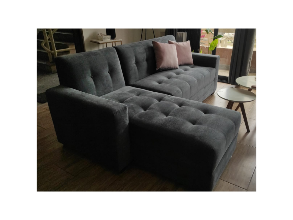 Seccional Gia en tela antifluido con 2 cojines decorativos