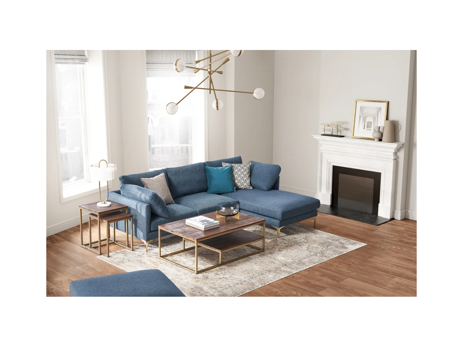 Seccional Geremi en tela Antifluido con 4 cojines decorativos