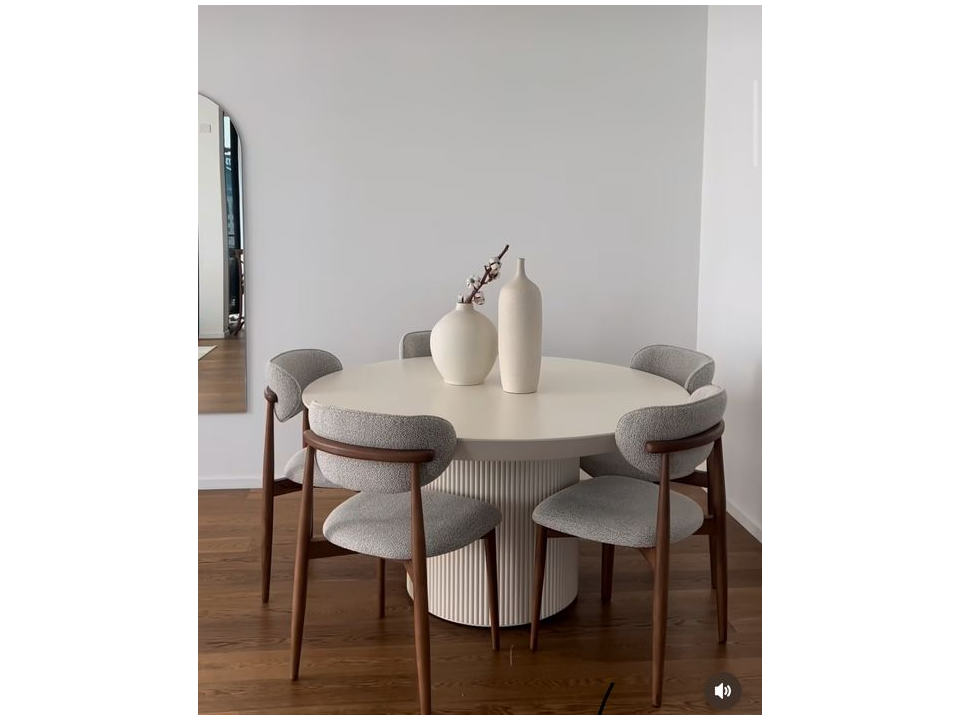 Comedor Circular Luciane de 5 sillas tapizado en tela chenille - lmueble.com